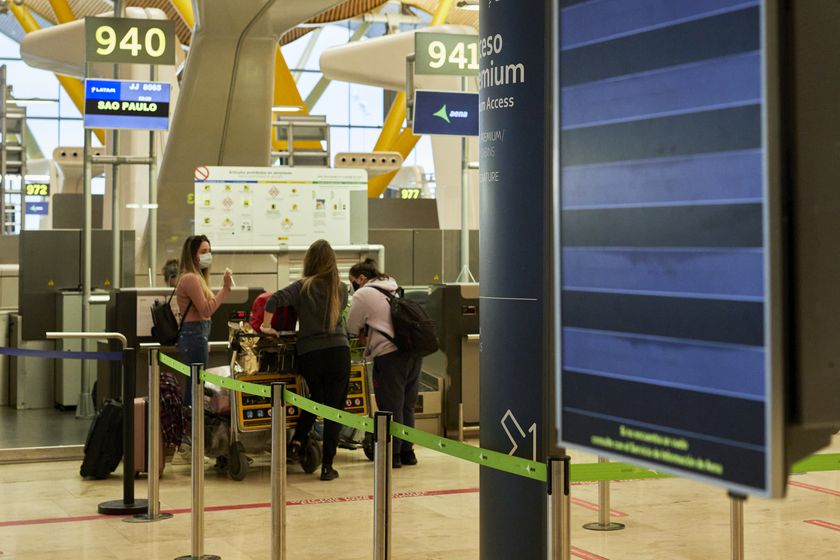 La UE acuerda un cambio de enfoque a la hora de imponer medidas covid a viajeros