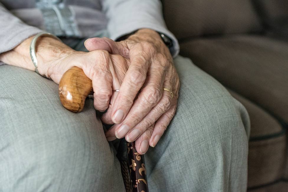 Cumple 104 años tras superar el covid y estar inmunizada contra el virus