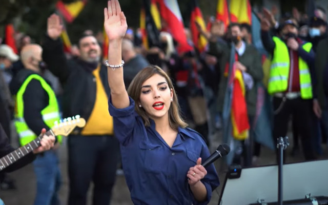 Así es Isabel Medina, la joven del homenaje a la División Azul: «Soy fascista y socialista»