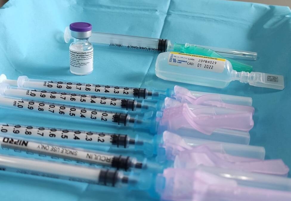 La Unión Europea estima que España podría vacunar a 27 millones de personas a finales de junio