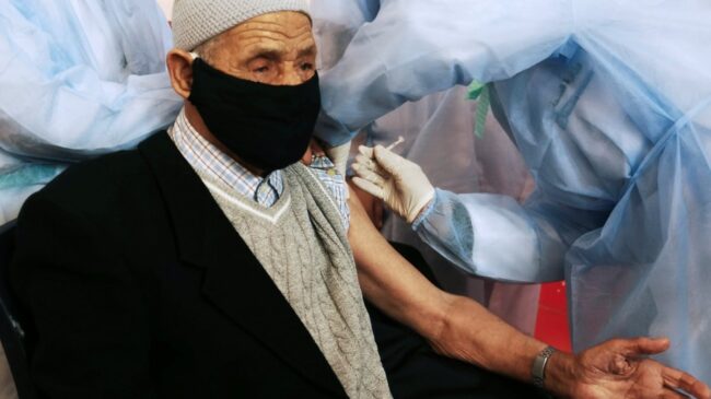 Marruecos vacuna a 126.000 personas contra el COVID-19 en tres días