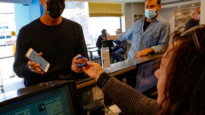 Israel implanta un pase digital exclusivo para los ya vacunados o los que ya han pasado el virus
