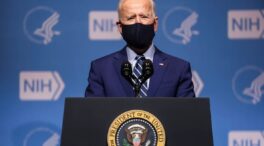 Biden dice que EE.UU. tendrá vacunas suficientes para 300 millones de personas en julio