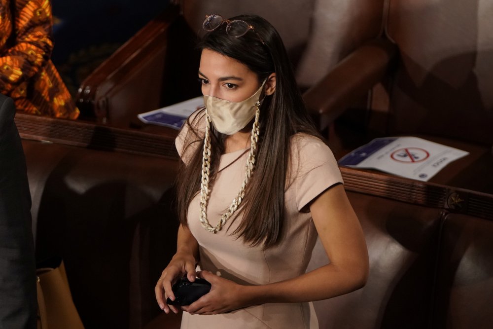 La congresista demócrata Ocasio-Cortez revela que fue agredida sexualmente