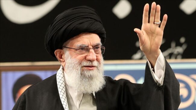 El líder supremo de Irán: "El Islam respeta a la mujeres, en Occidente son objetos"