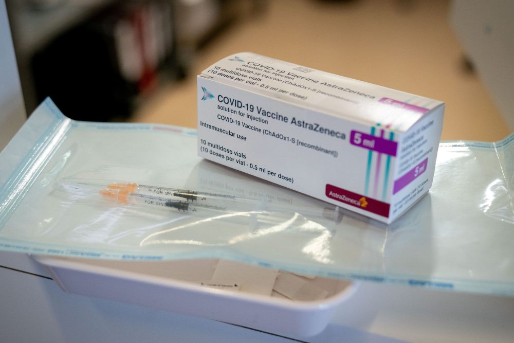 Los expertos de la OMS avalan la vacuna de AstraZeneca para los mayores de 65 años