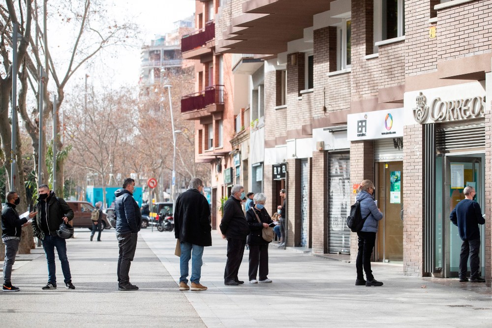 Más de 191.000 ciudadanos ya han votado por correo para las catalanas del 14F
