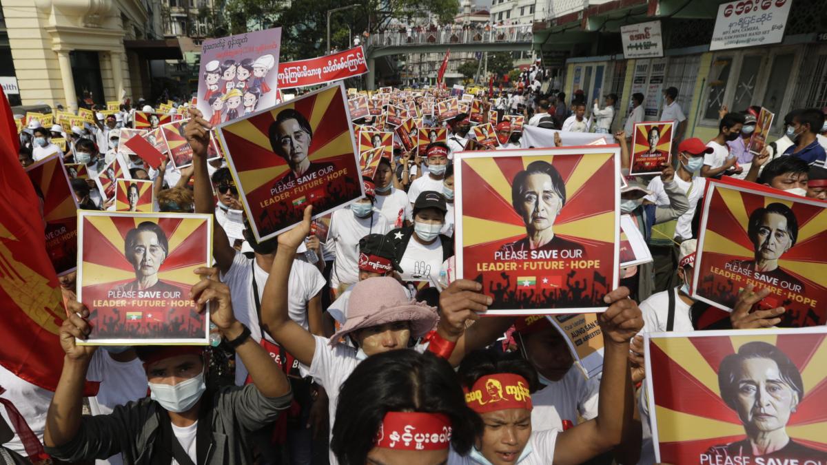 Anuncian la liberación de 2.000 reos en Myanmar, incluidos presos políticos