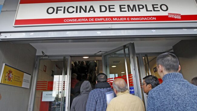 España registra una destrucción de 218.953 empleos y 76.216 parados más en enero