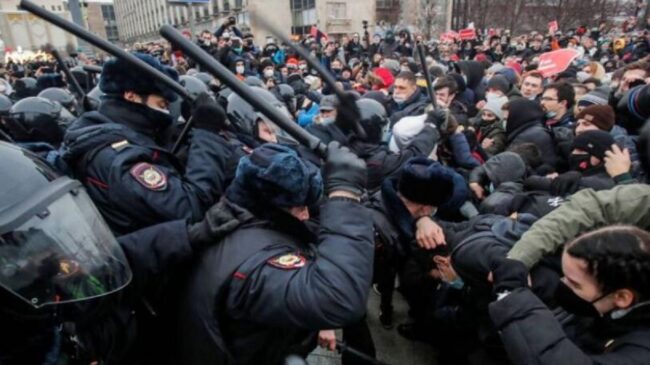 Más de 1.400 detenidos en Rusia en las protestas por la sentencia a Navalni