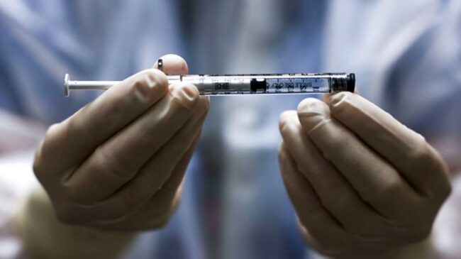Pfizer y BioNTech se plantean poner una tercera dosis de la vacuna como refuerzo contra las variantes