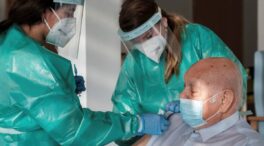 Andalucía hará vacunaciones masivas a mayores de 80 años en grandes espacios