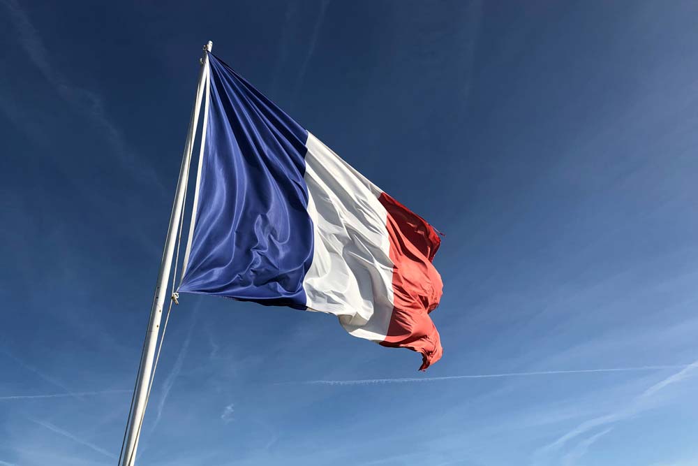Francia simula por primera vez un ejercicio militar en el espacio