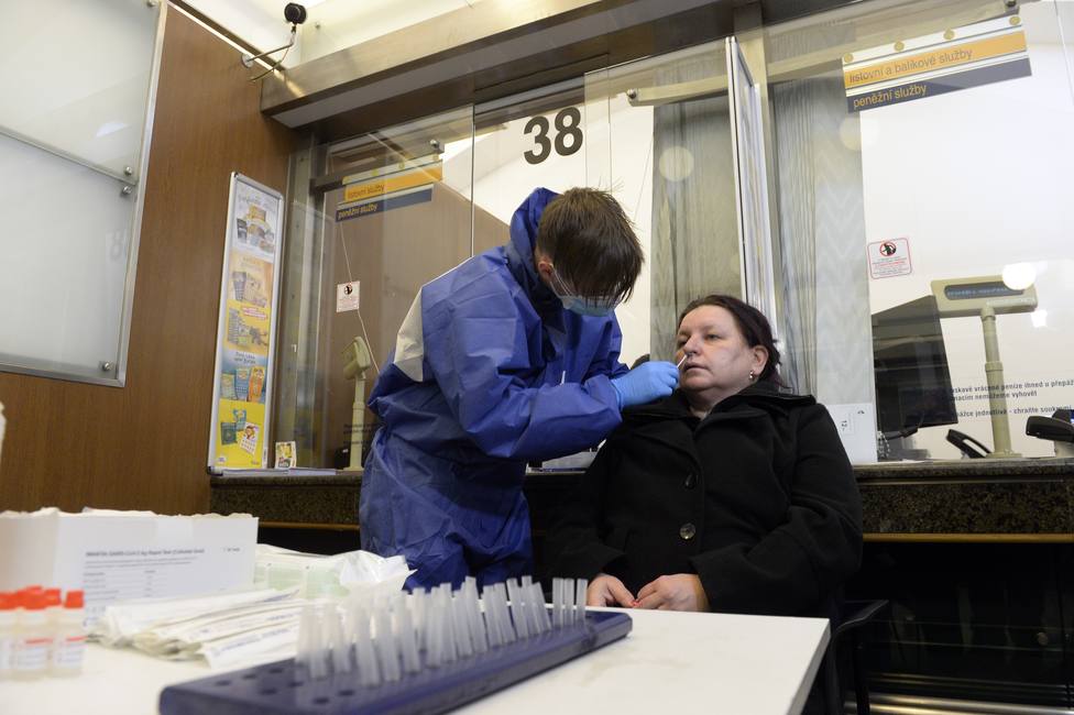 República Checa pide a tres países recibir a parte de sus enfermos de coronavirus