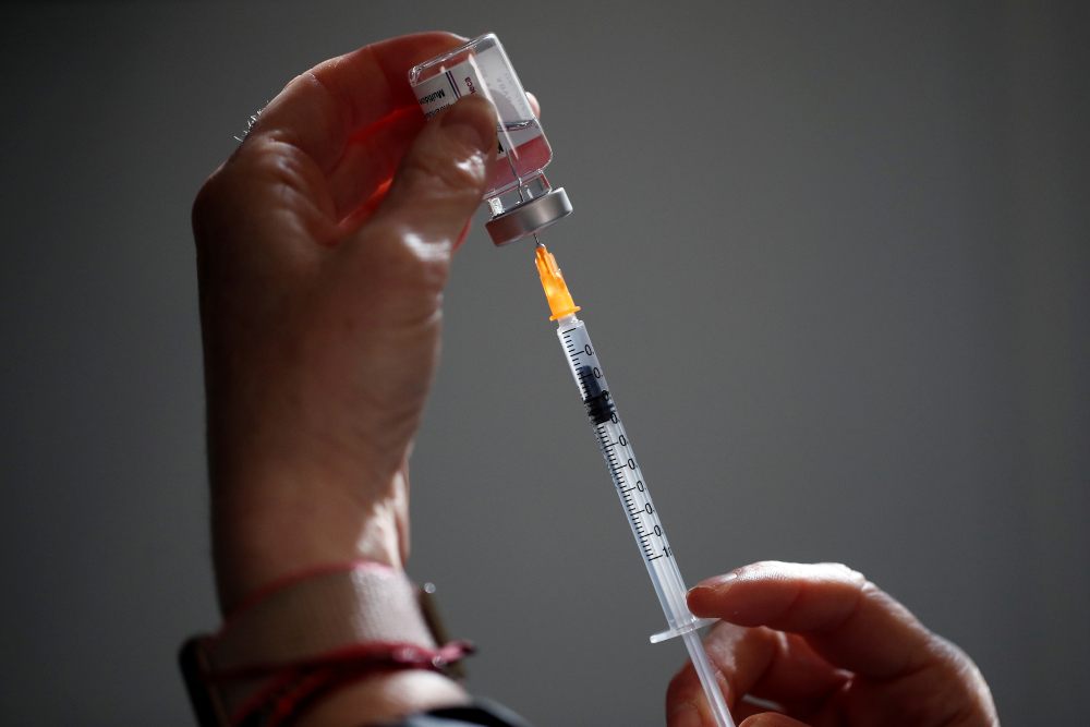 AstraZeneca sostiene que su vacuna es efectiva en mayores de 65 años