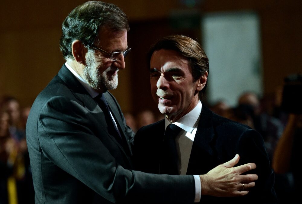 Rajoy y Aznar lo niegan todo en el juicio de la caja B del PP: «La caja B no existe»