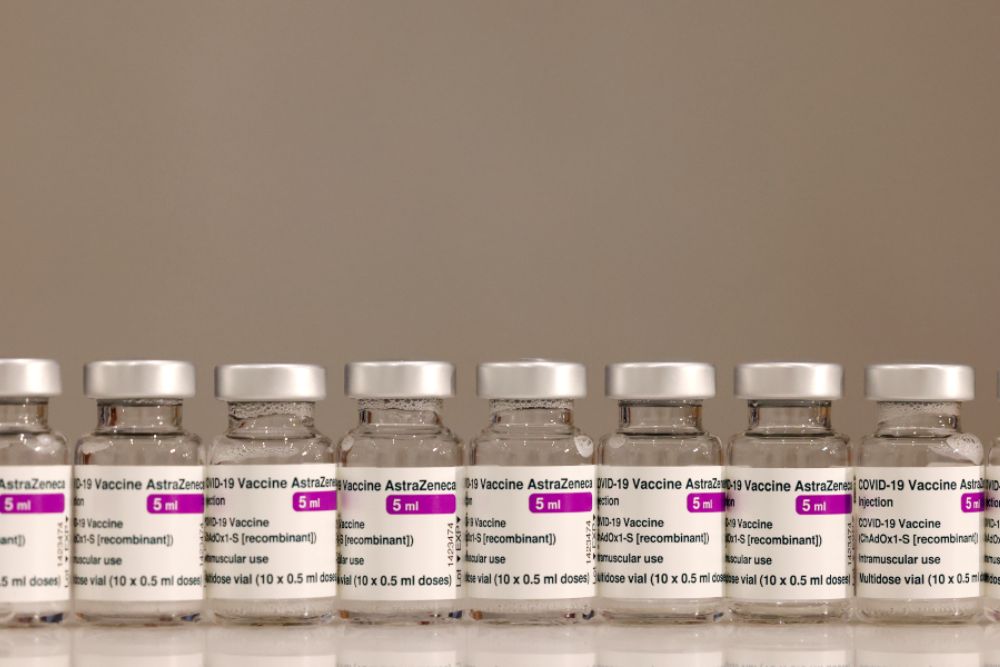AstraZeneca rebaja al 76% la efectividad de su vacuna tras actualizar sus datos