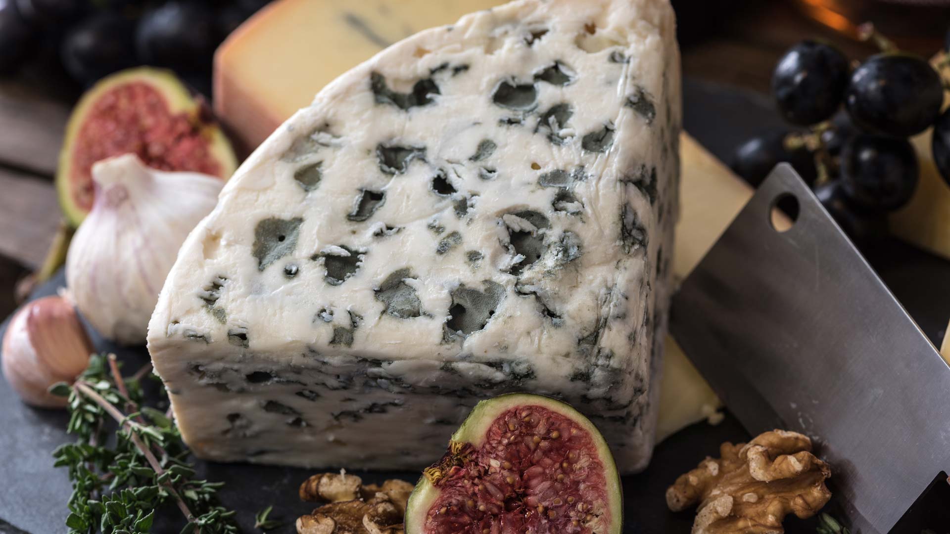 ¿Son siempre seguros los quesos azules? El dilema de los alimentos con moho