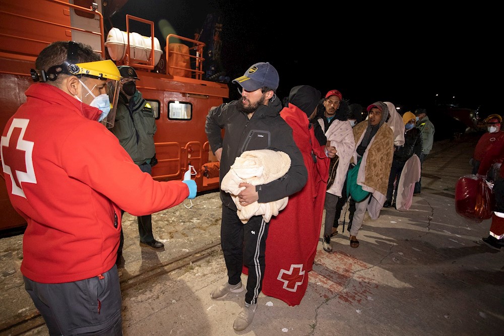 Rescatados del mar 120 migrantes en Gran Canaria, Alicante, Granada y Melilla