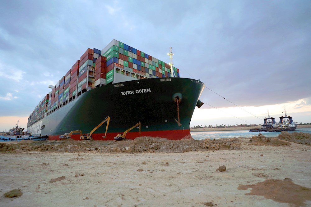 Consiguen desencallar el buque ‘Ever Given’ que bloquea el Canal de Suez