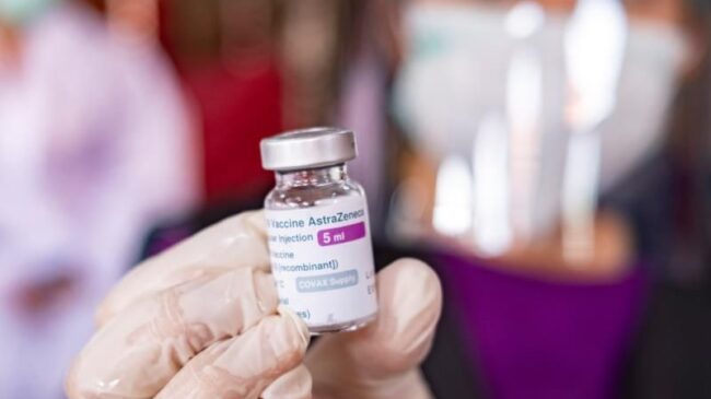 Un estudio estadounidense afirma que la vacuna de AstraZeneca tiene un 79% de efectivad