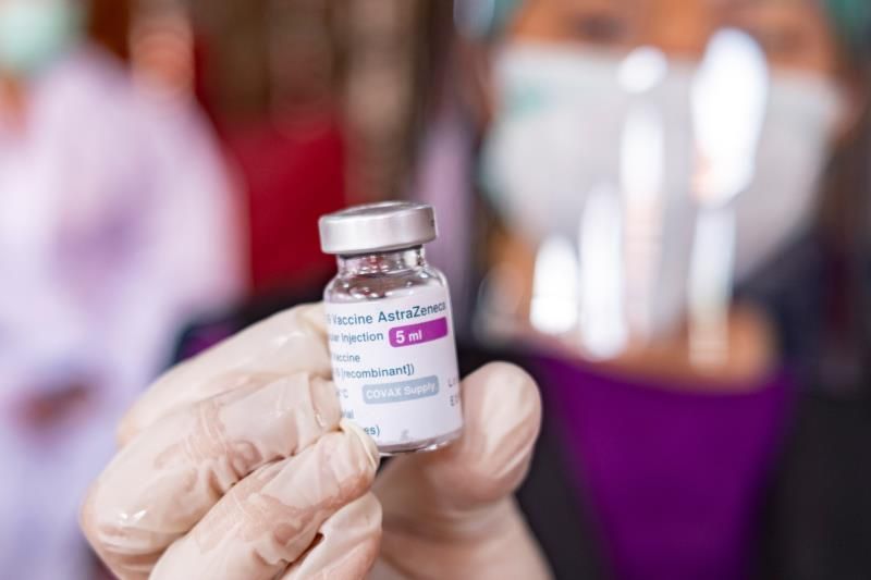 La EMA mantiene su respaldo a la vacuna de AstraZeneca para toda la población