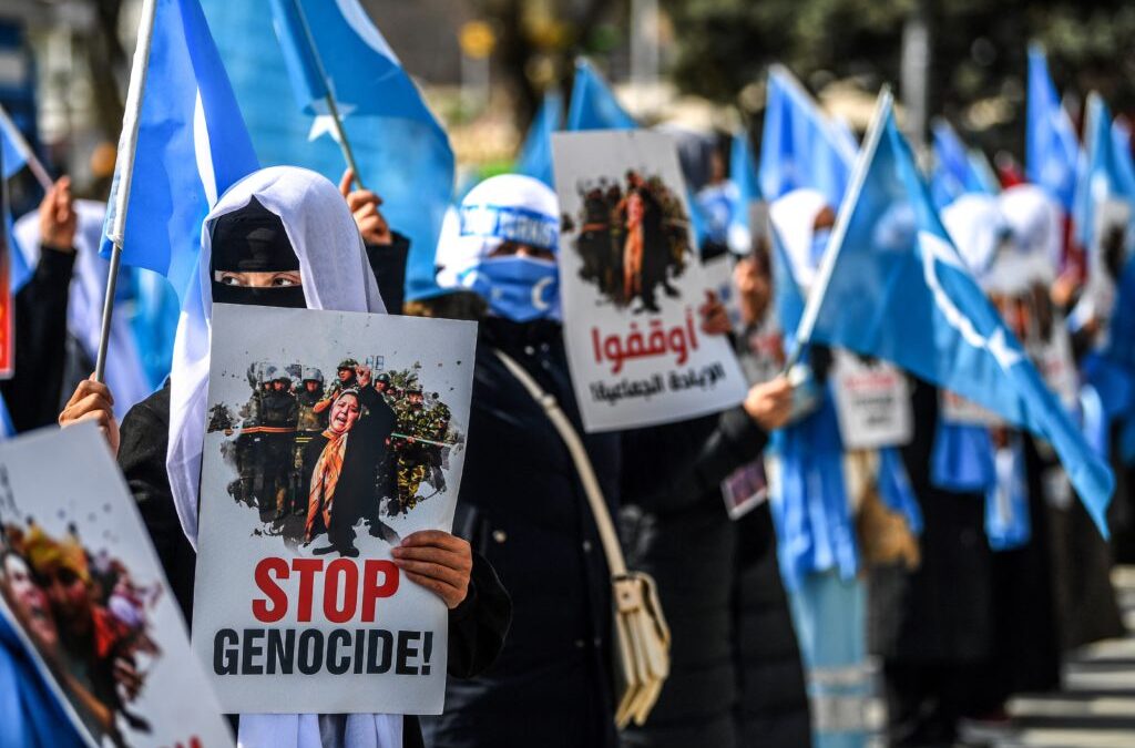China estaría cometiendo un «genocidio» contra la minoría uigur, según un informe