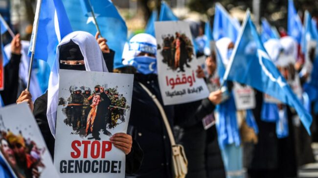China estaría cometiendo un "genocidio" contra la minoría uigur, según un informe
