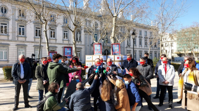 Hosteleros se concentran en Madrid al cumplirse un año de los cierres, para protestar por la falta de ayudas