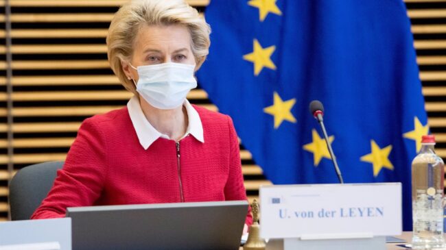 La UE ultima un certificado que permita viajar a quien esté vacunado o tenga test negativo