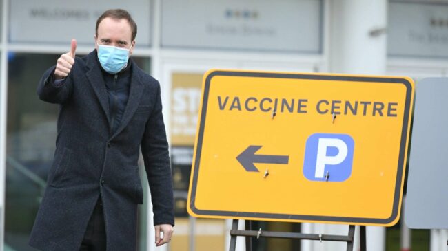 Reino Unido acelerará el sistema de aprobación de vacunas para combatir las nuevas variantes