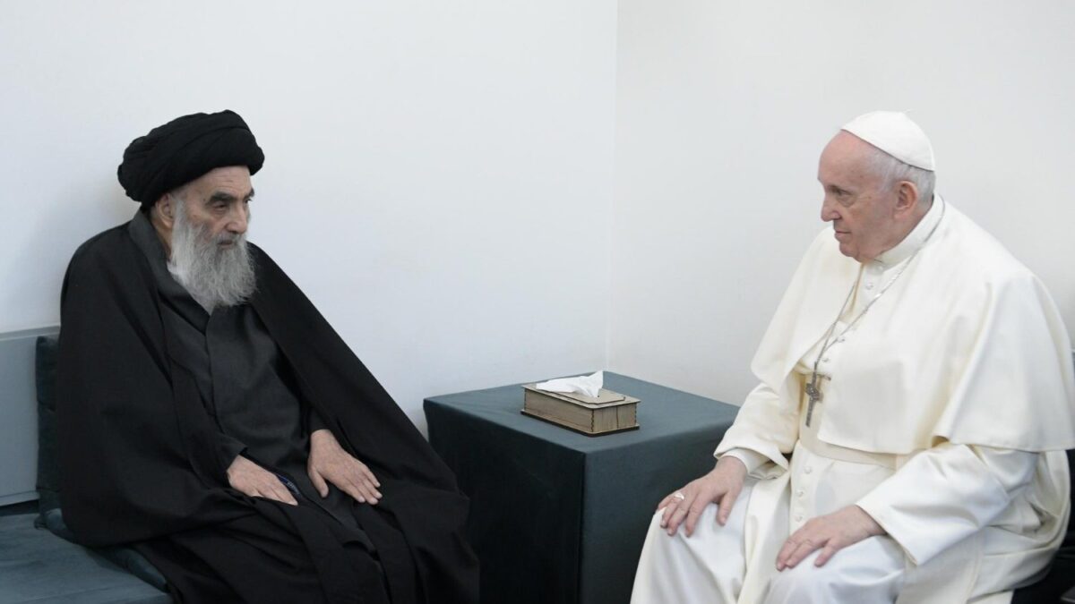 Reunión histórica entre el papa Francisco y el máximo representante de los chiíes