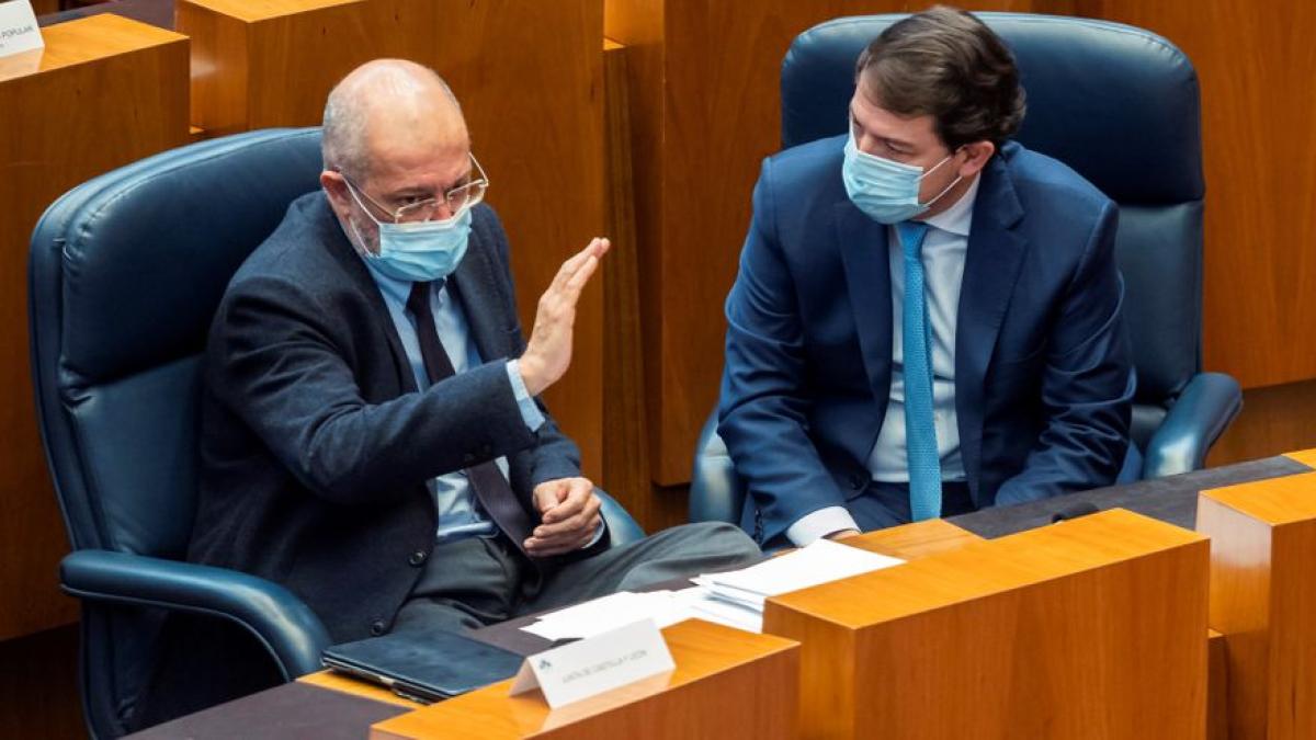 Castilla y León pide "disculpas" pero defiende que acertaron al parar la vacunación con AstraZeneca