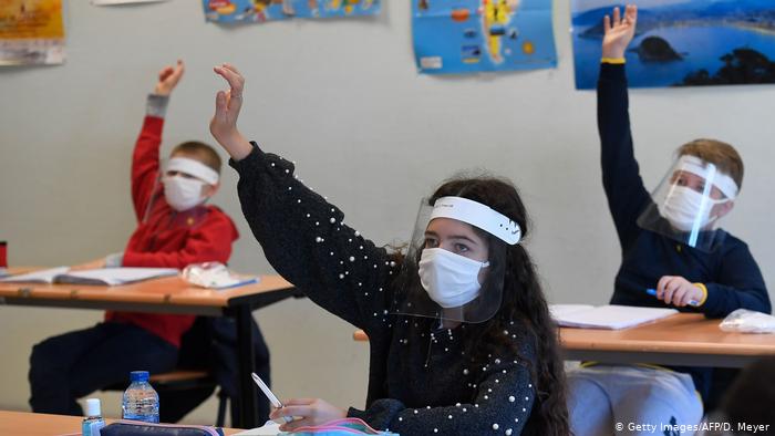 El COVID-19 destruye más de un tercio del curso escolar