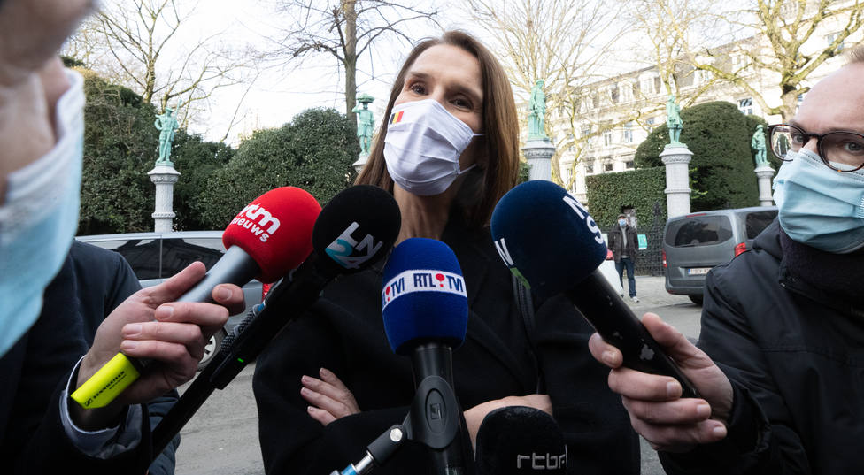 Bélgica avisa a Bruselas: «En ningún caso se deberá vincular vacunación y libre circulación en la UE»