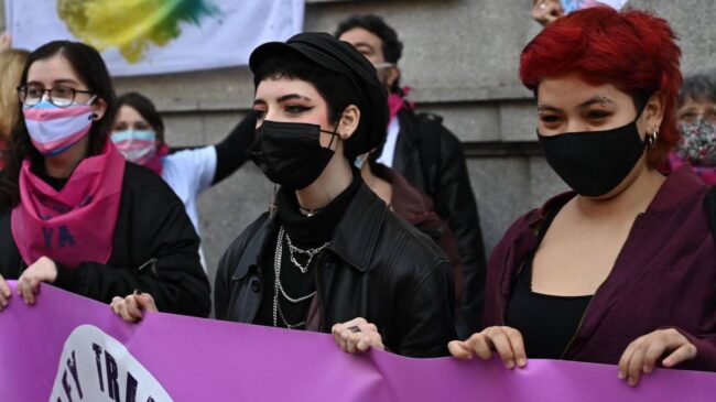 Igualdad acusa de nuevo al PSOE de bloquear las leyes trans y LGTBI
