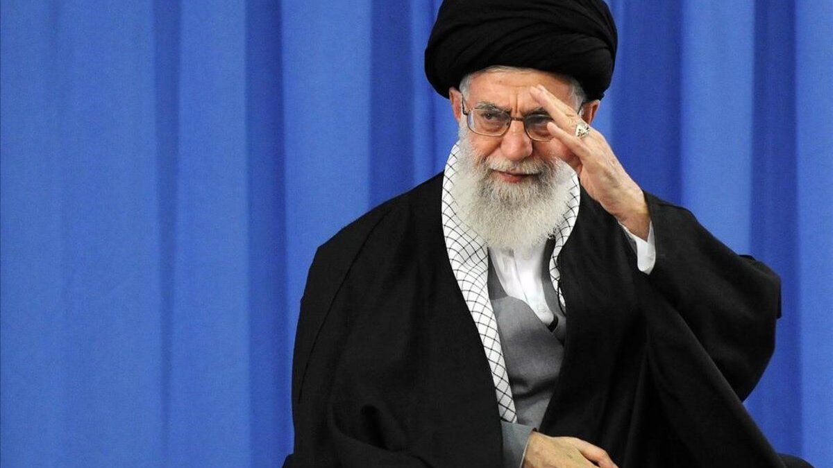 El líder de Irán acusa a Occidente de «arrogante» y asegura que mantendrán el enriquecimiento de uranio