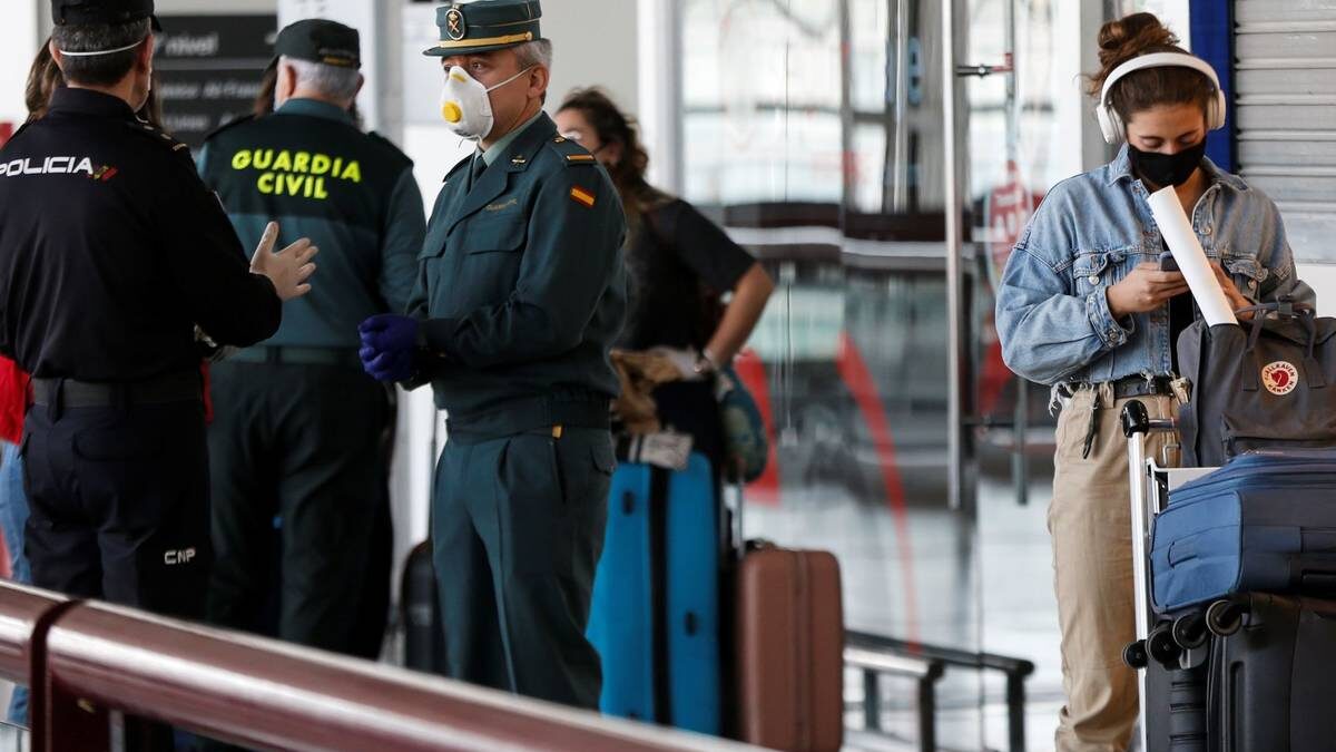 PSOE y Podemos votan en contra de reconocer a los agentes fallecidos por Covid como caídos «en acto de servicio»