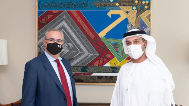 El nuevo embajador de Emiratos Árabes llega a Israel en su primera visita oficial