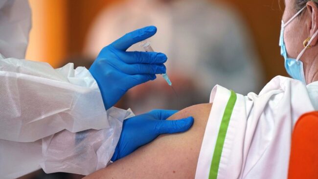 Madrid ha administrado el 82% de las vacunas y alcanza el 3,4% de inmunizados