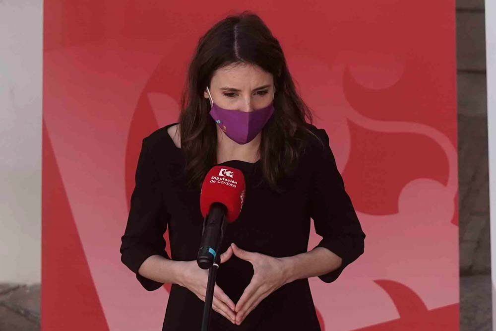 Irene Montero defiende a Rocío Carrasco en Sálvame: «Yo sí te creo»