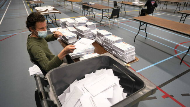 Abren los colegios electorales en el día definitivo de las elecciones en Países Bajos