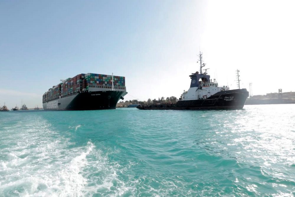 El canal de Suez recupera el ritmo de navegación después de que todos los buques hayan cruzado