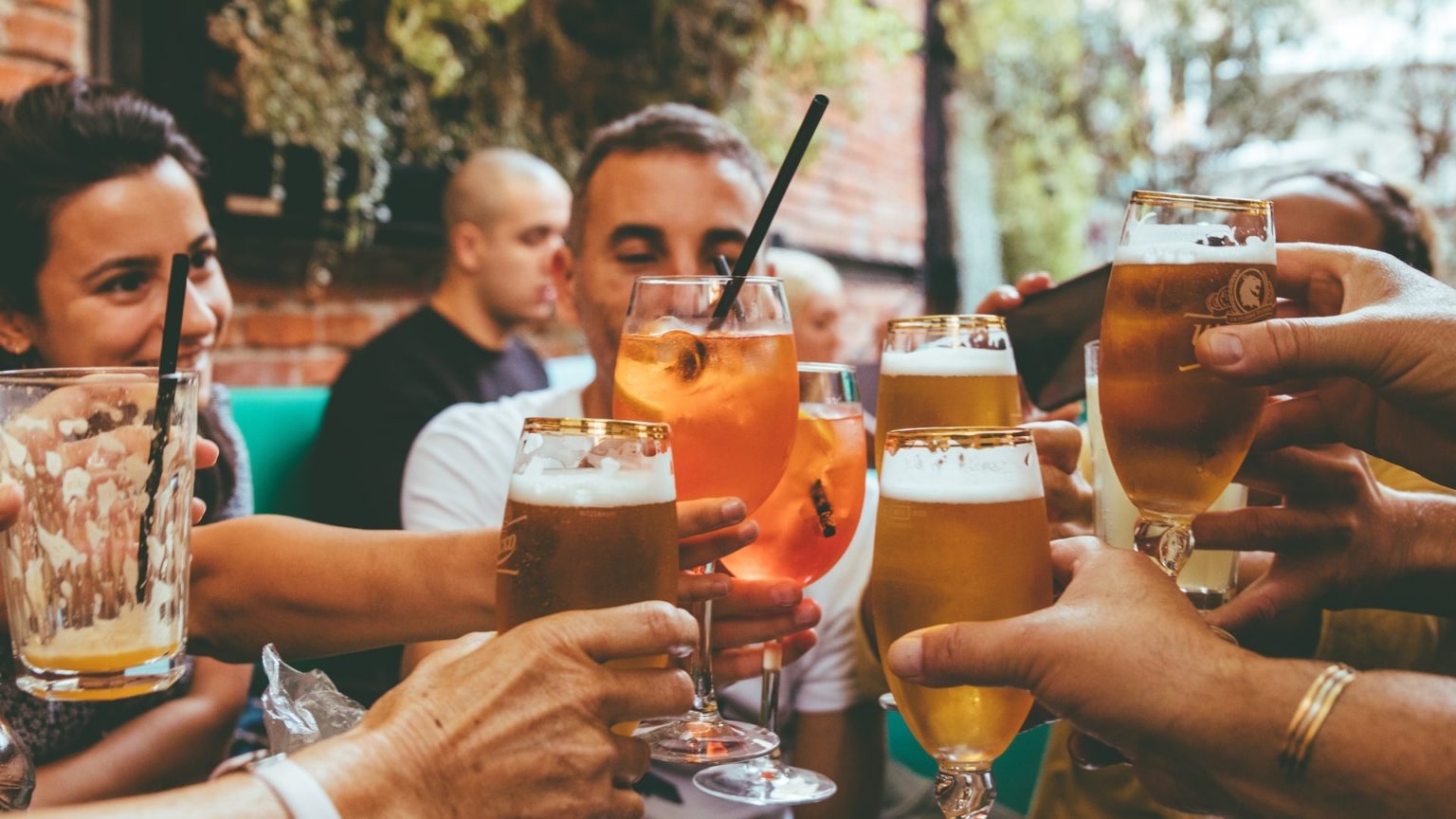 Rebujito, sidra, pacharán…¿Cuál es la bebida típica de tu comunidad autónoma?