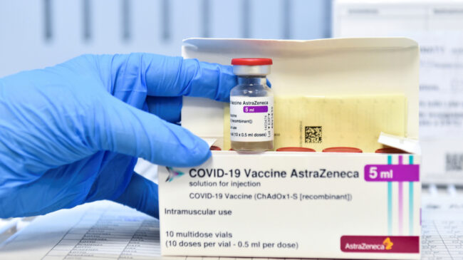 La vacuna de AstraZeneca previene hasta el 92% de los ingresos causados por la variante india