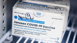 Sanidad y las comunidades analizan el retraso de la esperada vacuna de Janssen