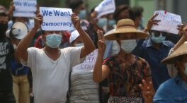 (VÍDEO) Los ciudadanos de Myanmar inventan una nueva forma de manifestarse para esquivar a los militares
