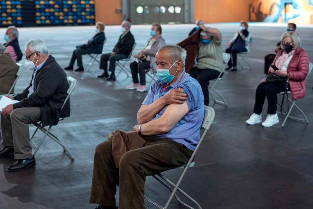 Adiós a la espera: los mayores de 75 podrán pedir cita para vacunarse en Madrid