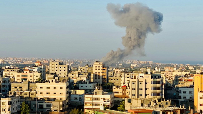 La aviación israelí bombardea objetivos de Hamás en Gaza tras el disparo de un cohete