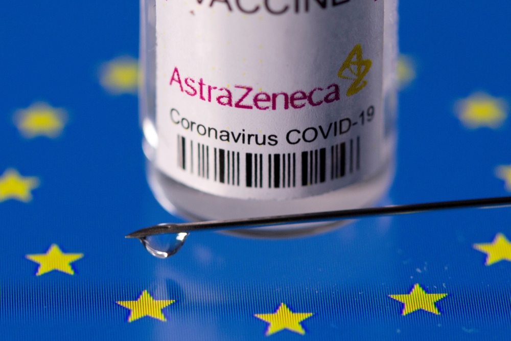 La EMA se pronuncia: mejor la segunda dosis de AstraZeneca que combinar vacunas